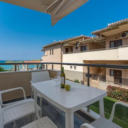 Alkioni By The Sea Apartment *